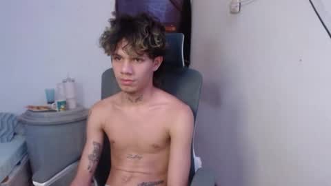 Snapshot of andy_dan1 chatting on July 7, 7:23 am andy_dan1 online show from July 7, 7:23 am