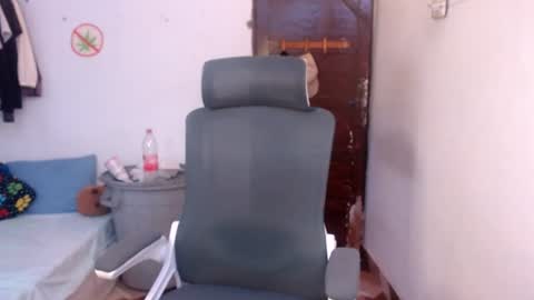 Snapshot of andy_dan1 chatting on July 13, 7:00 am andy_dan1 online show from July 13, 7:00 am