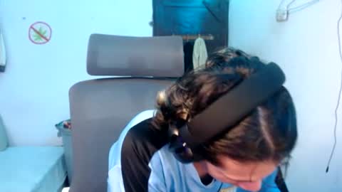 Snapshot of andy_dan1 chatting on July 25, 7:11 pm andy_dan1 online show from July 25, 7:11 pm