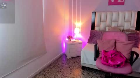 Andrea online show from March 5, 1:18 pm