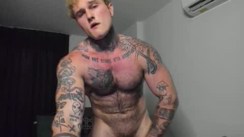 Snapshot of andy_hunk chatting on February 24, 4:43 am Andrew online show from February 24, 4:43 am