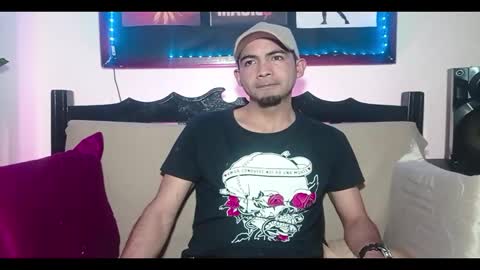 Snapshot of andy_magic_ chatting on November 26, 2:12 am andy_magic_ online show from November 26, 2:12 am