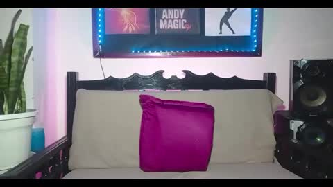 Snapshot of andy_magic_ chatting on November 27, 2:35 am andy_magic_ online show from November 27, 2:35 am