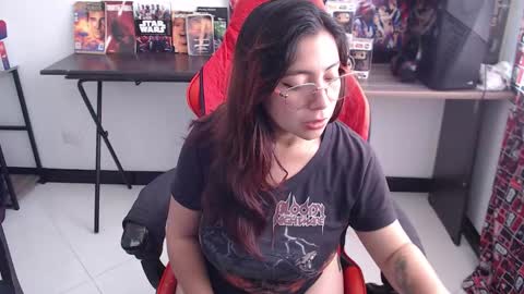 Snapshot of andy_pam chatting on March 16, 7:51 pm andy_pam online show from March 16, 7:51 pm