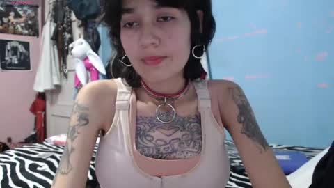 Snapshot of andy_rock_ chatting on December 16, 10:45 pm andy online show from December 16, 10:45 pm