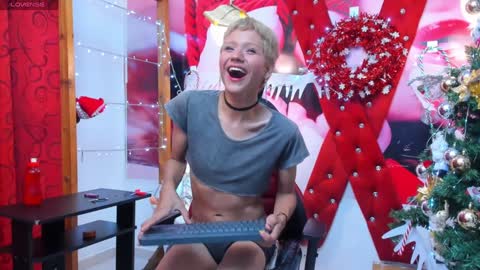 andres online show from December 2, 7:16 pm