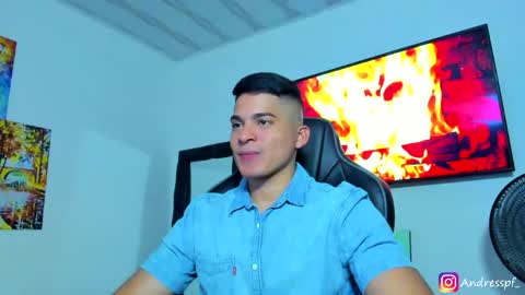Snapshot of andy_walker_ chatting on May 24, 9:53 pm Andres online show from May 24, 9:53 pm
