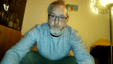 Snapshot of andyberg8 chatting on March 1, 6:21 pm Andy online show from March 1, 6:21 pm