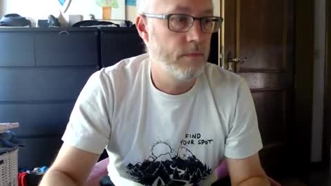 Snapshot of andyberg8 chatting on September 18, 2:19 pm Andy online show from September 18, 2:19 pm