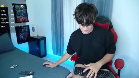 andy online show from December 26, 11:35 pm