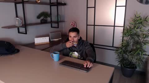 Andy Joy  online show from January 31, 10:42 am