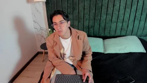 Andy Joy  online show from April 1, 11:44 am