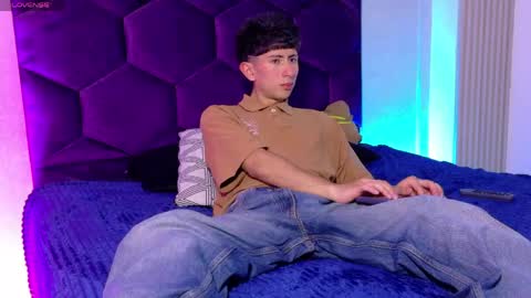 andyjustgame  online show from April 25, 4:48 am