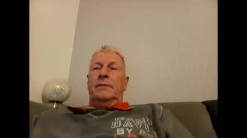 Snapshot of andyk1704 chatting on December 2, 4:20 pm andyk1704 online show from December 2, 4:20 pm