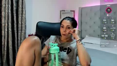 Snapshot of andykiuty chatting on December 21, 6:34 pm Andrea online show from December 21, 6:34 pm
