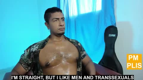 Snapshot of andylemonda chatting on March 8, 6:05 pm andylemonda online show from March 8, 6:05 pm