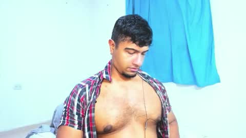 Snapshot of andylemonda chatting on September 29, 12:27 am andylemonda online show from September 29, 12:27 am