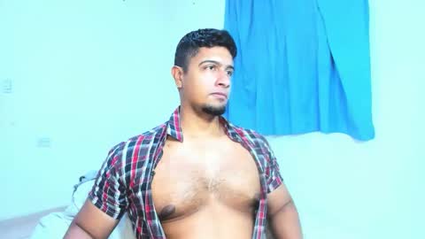 Snapshot of andylemonda chatting on October 1, 2:39 am andylemonda online show from October 1, 2:39 am