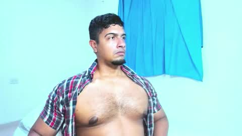 Snapshot of andylemonda chatting on October 9, 12:08 am andylemonda online show from October 9, 12:08 am