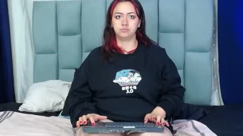 Snapshot of andylovera_ chatting on December 17, 11:16 am Andy online show from December 17, 11:16 am