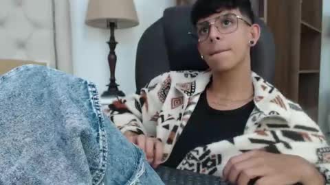 andyxibrat online show from March 30, 7:15 pm