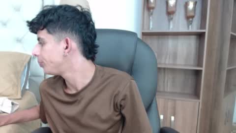 andyxibrat online show from April 6, 6:42 pm