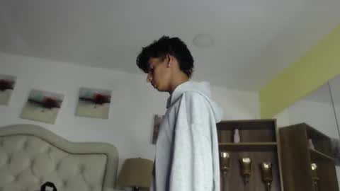 andyxibrat online show from April 21, 1:42 am