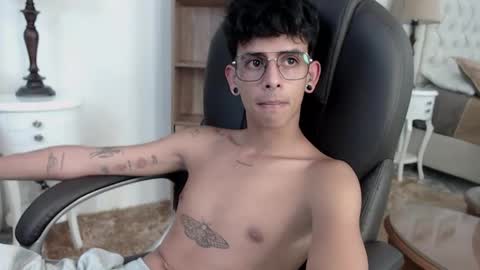 andyxibrat online show from April 22, 7:37 pm