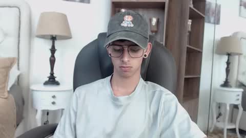 andyxibrat online show from April 23, 7:27 pm