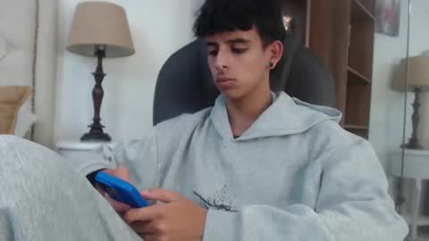 Snapshot of andyxibrat chatting on April 25, 7:00 pm andyxibrat online show from April 25, 7:00 pm
