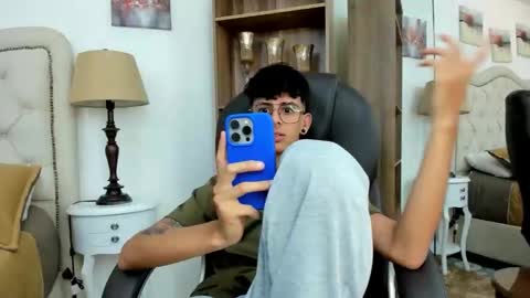 Snapshot of andyxibrat chatting on May 15, 6:59 pm andyxibrat online show from May 15, 6:59 pm