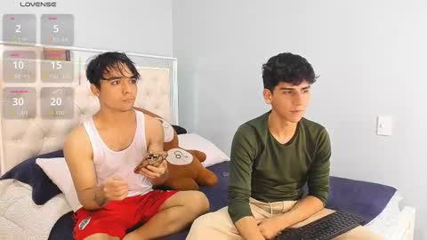 Snapshot of andyy_big_cock chatting on October 26, 1:33 am Andy online show from October 26, 1:33 am