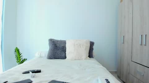 Andy  online show from March 25, 2:56 pm