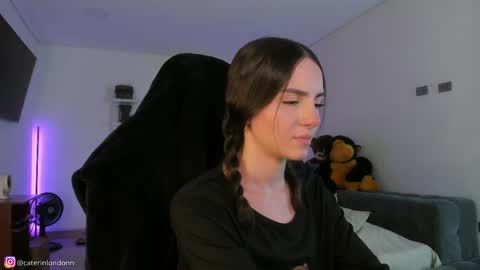      online show from April 6, 2:09 am