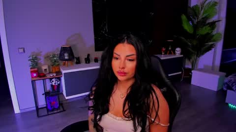 Anne online show from April 21, 5:28 pm