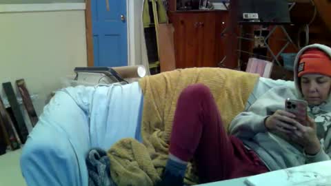 aneoakley online show from November 20, 1:44 pm