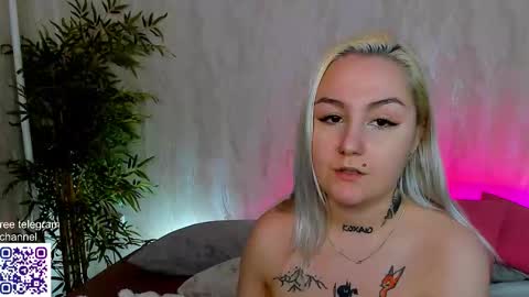 Snapshot of anet_dream chatting on December 13, 7:53 pm Anet Dream online show from December 13, 7:53 pm