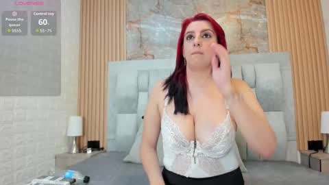 Snapshot of angel__red_ chatting on September 22, 1:40 am angel__red_ online show from September 22, 1:40 am