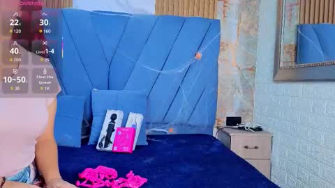 Snapshot of angel__red_ chatting on October 22, 3:18 am angel__red_ online show from October 22, 3:18 am