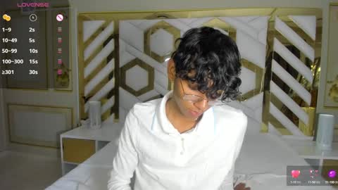 Snapshot of angel__sweet18 chatting on January 27, 1:19 pm online show from January 27, 1:19 pm