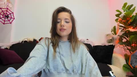 Snapshot of angel__vibe chatting on October 22, 7:35 pm angel__vibe online show from October 22, 7:35 pm