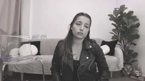 angel__vibe online show from April 20, 7:37 pm