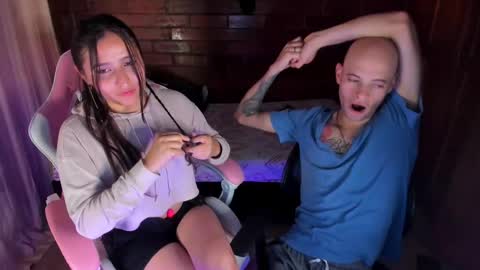 Angel y Yessi online show from February 19, 11:14 pm