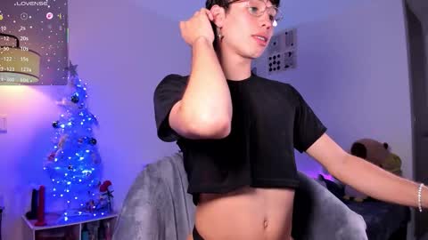 Angel   help me with 100 thumbs up online show from December 15, 11:09 pm