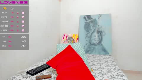 Snapshot of angel_blondie_ chatting on December 19, 3:29 am Anglica online show from December 19, 3:29 am