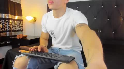 Angel Cuervo online show from February 15, 12:43 pm