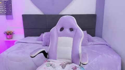 Snapshot of angel_cute2 chatting on June 22, 6:38 pm Angelica online show from June 22, 6:38 pm