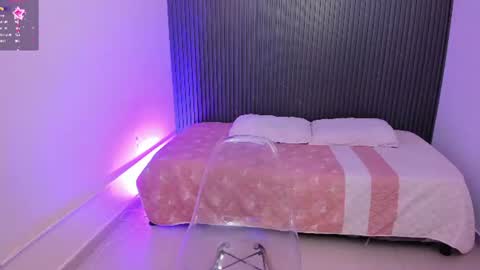Snapshot of angel_cute2 chatting on June 27, 6:46 pm Angelica online show from June 27, 6:46 pm
