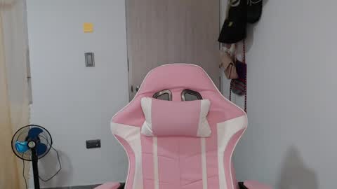 Angel Girl online show from April 28, 8:58 pm