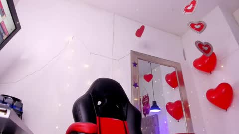 angel hardy online show from April 22, 11:01 am